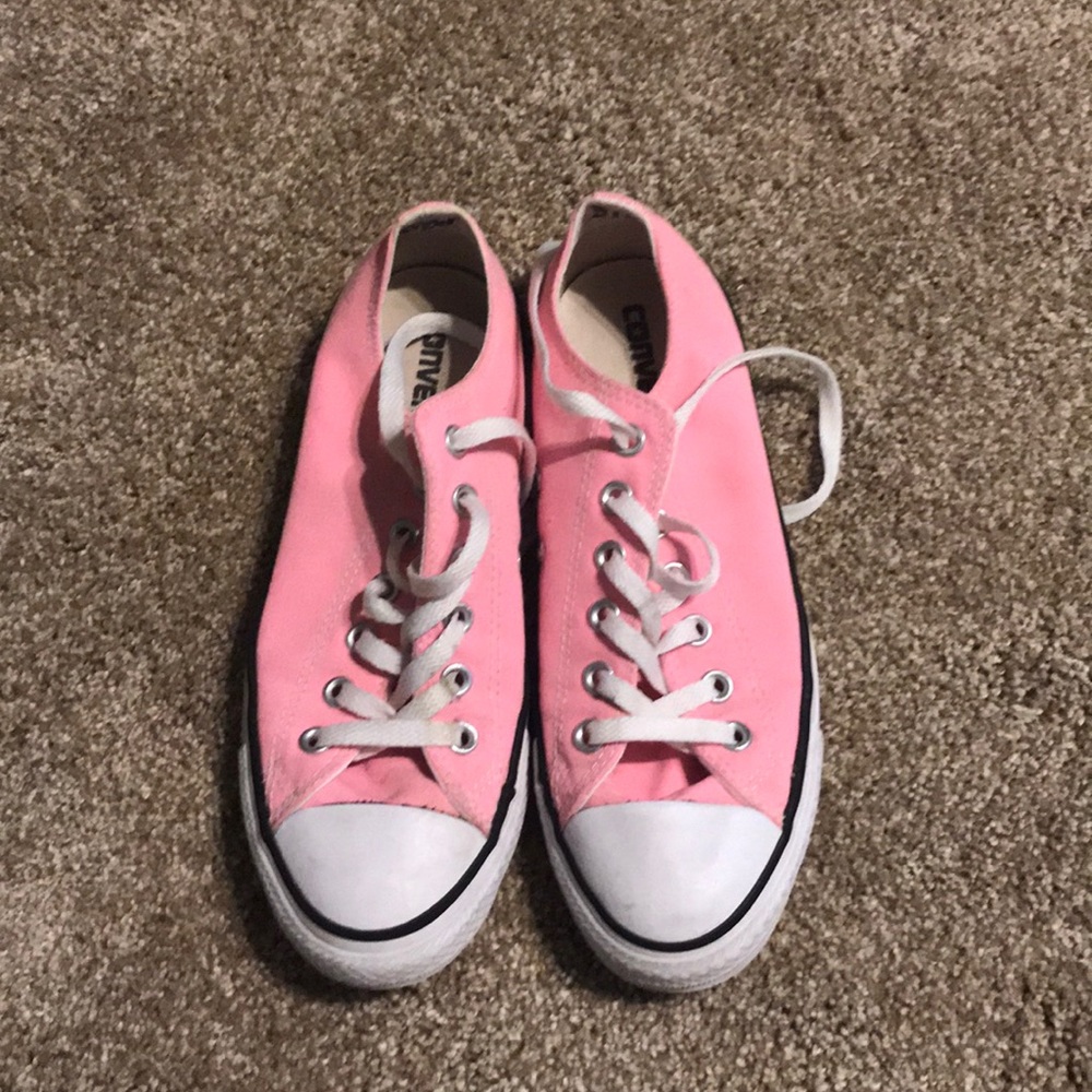 light pink low top converse